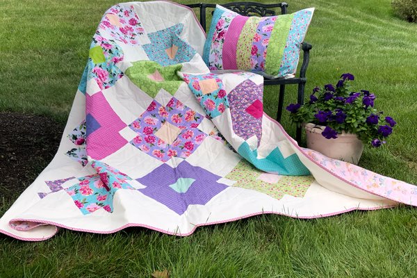 Flower Tile Quilt with matching pillow