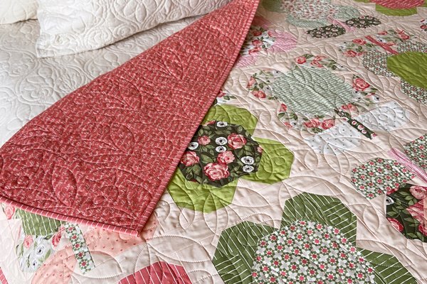 Folk Blooms Quilt